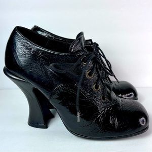 VINTAGE 90s Luichiny Black Leather Lace Up Square Toe Curved Heel Ankle Boots